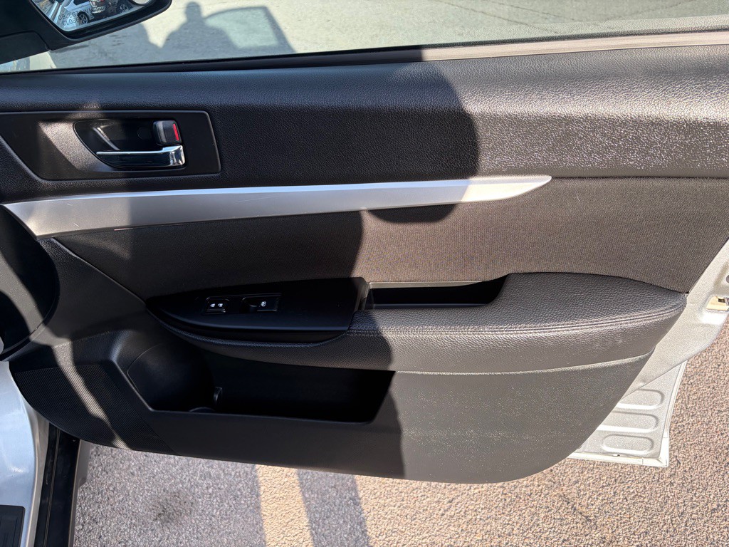 2014 Subaru Outback Image 21