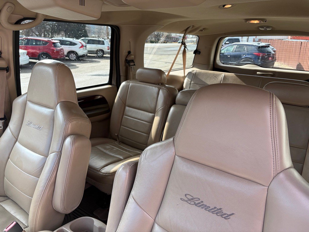 2004 Ford Excursion Image 15