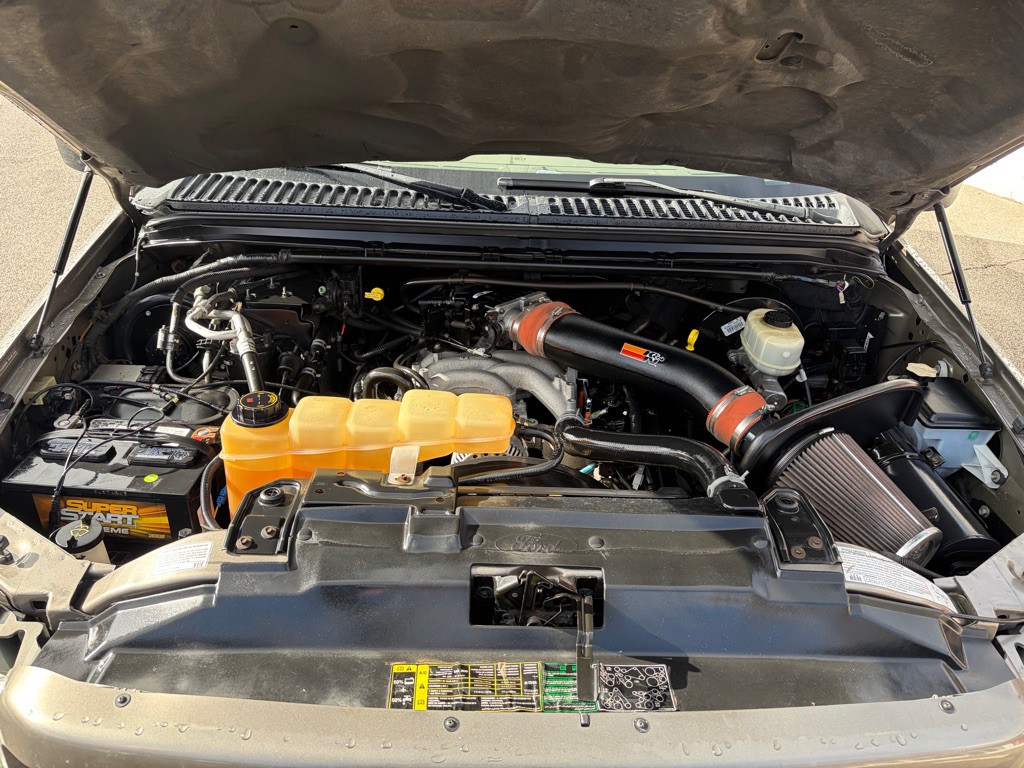 2004 Ford Excursion Image 29