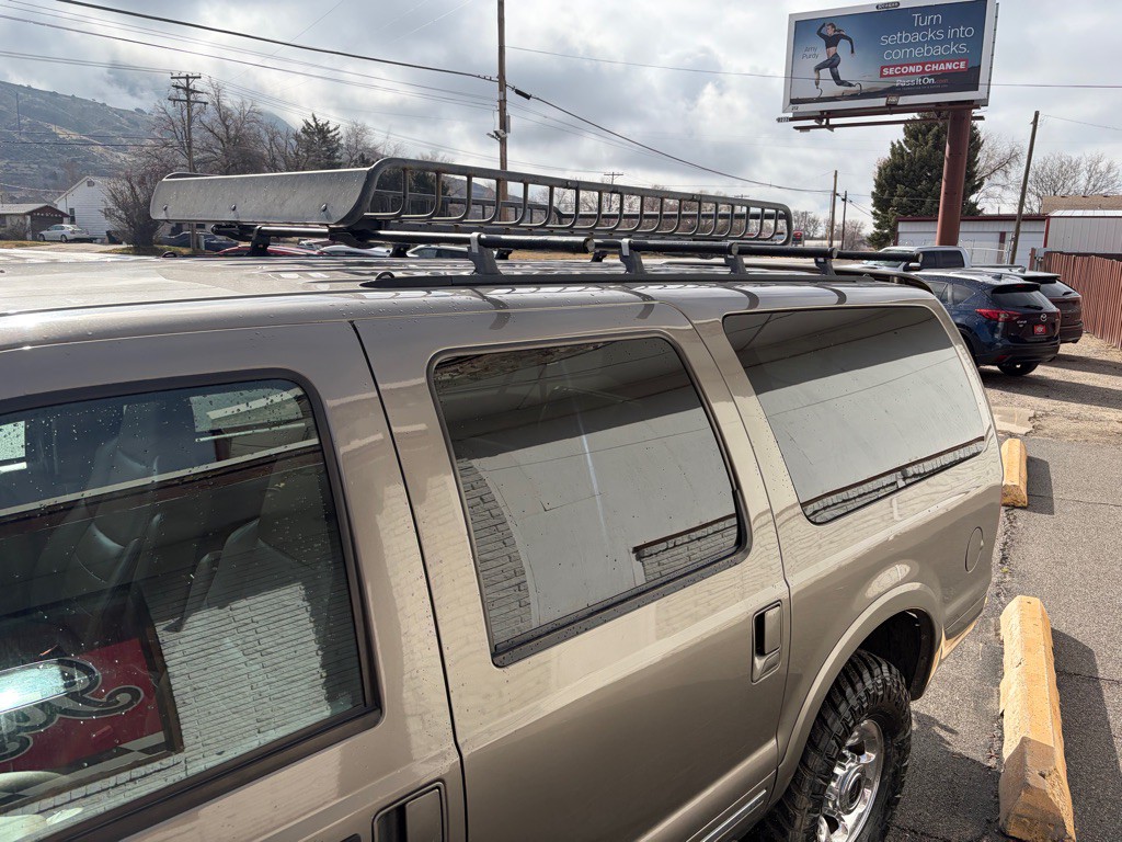 2004 Ford Excursion Image 32