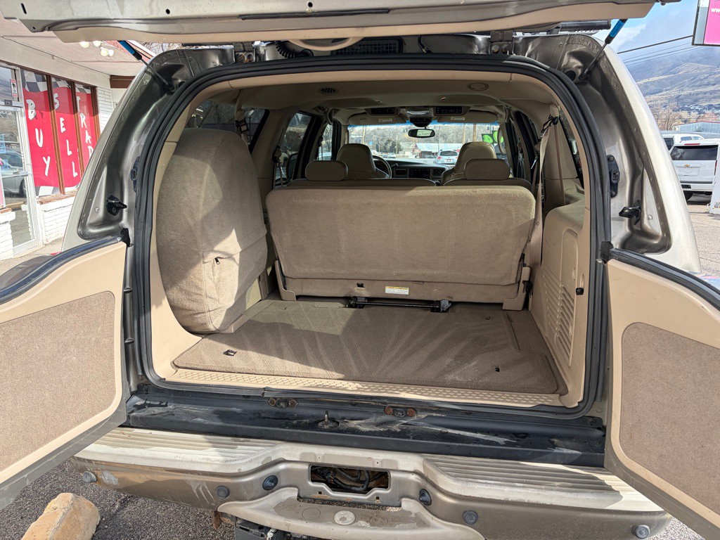 2004 Ford Excursion Image 33