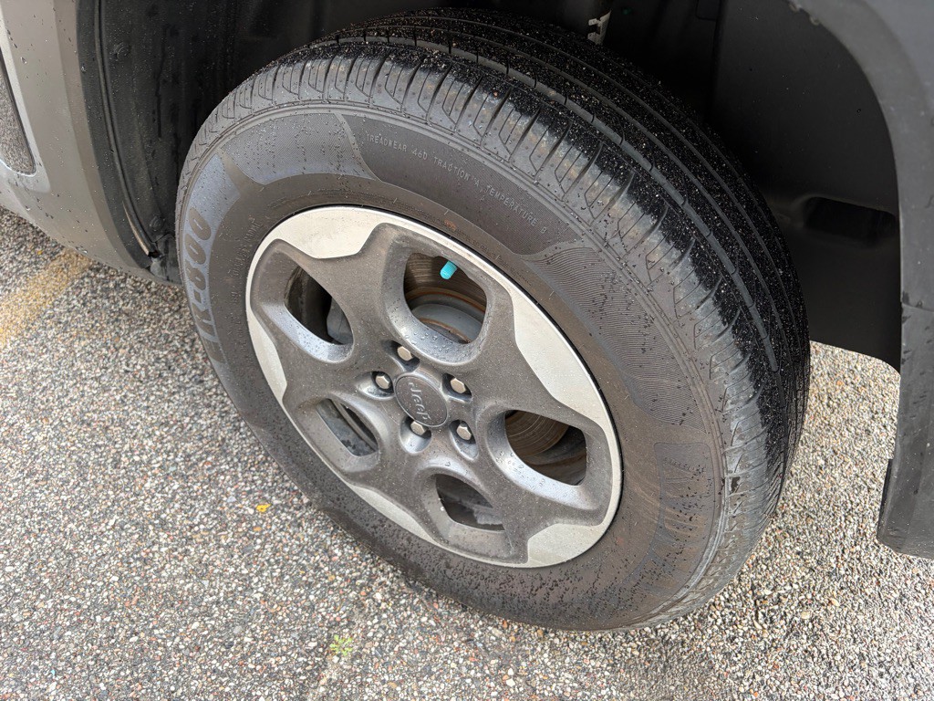 2016 Jeep Renegade Image 13