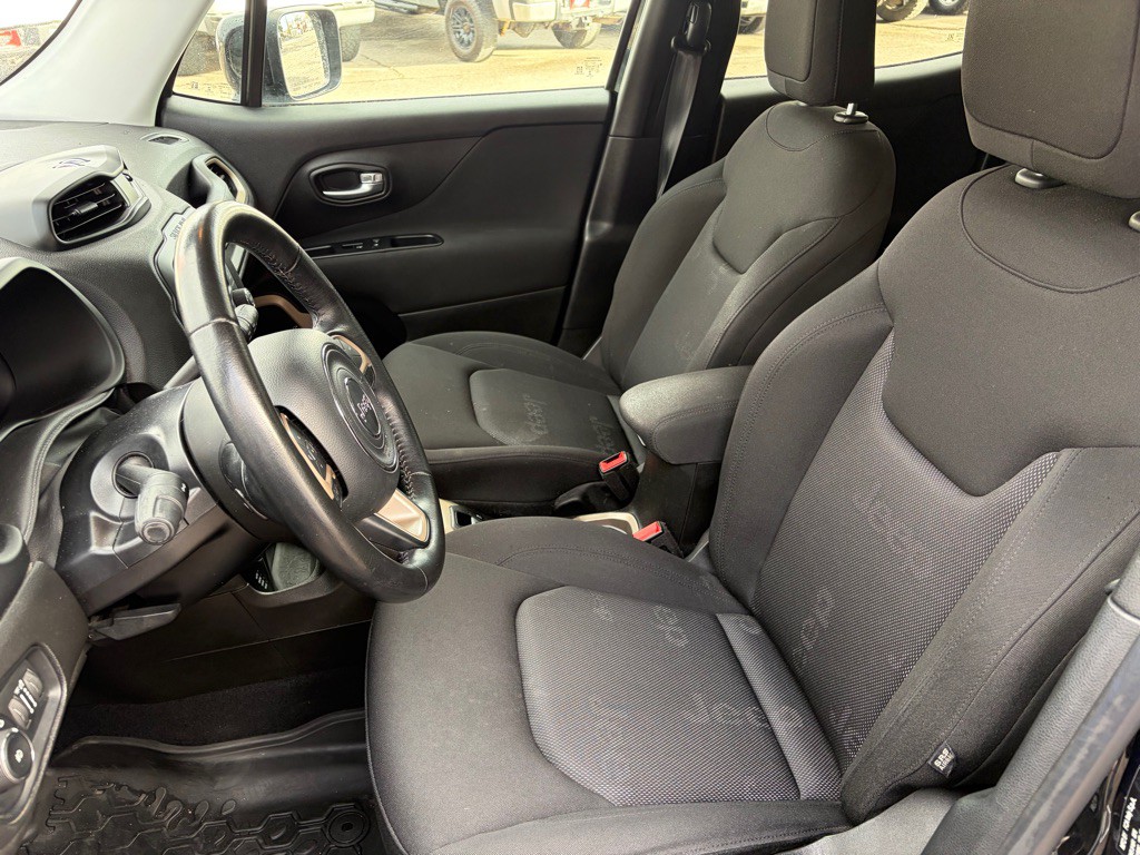 2016 Jeep Renegade Image 15