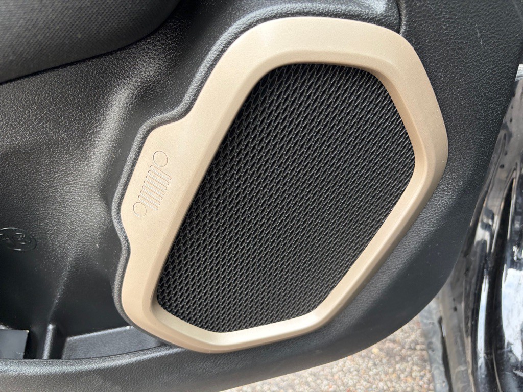 2016 Jeep Renegade Image 19