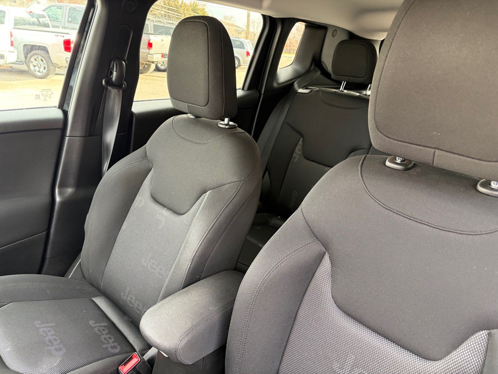 2016 Jeep Renegade Image 20