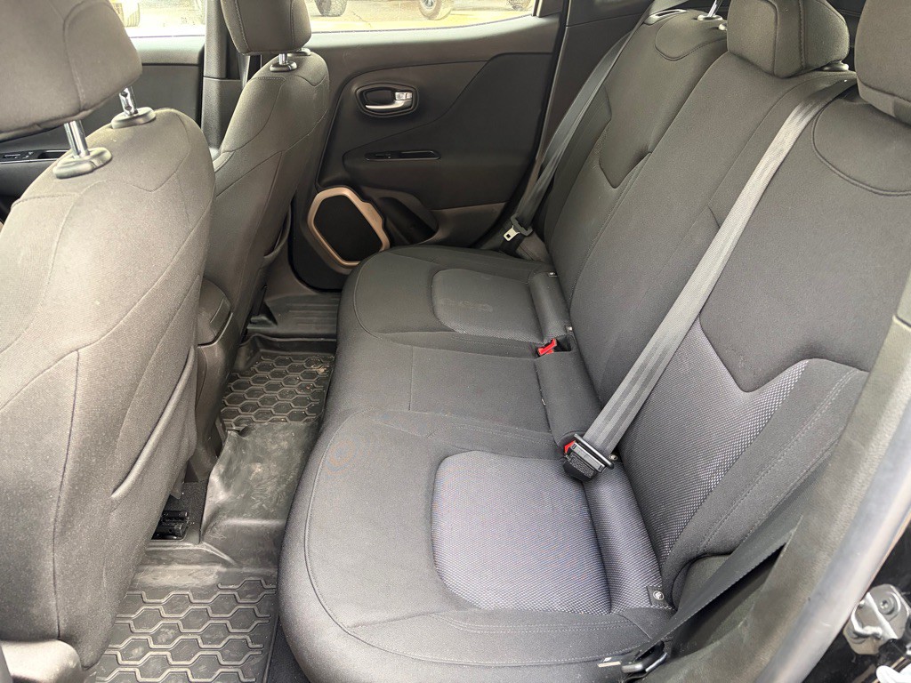 2016 Jeep Renegade Image 22