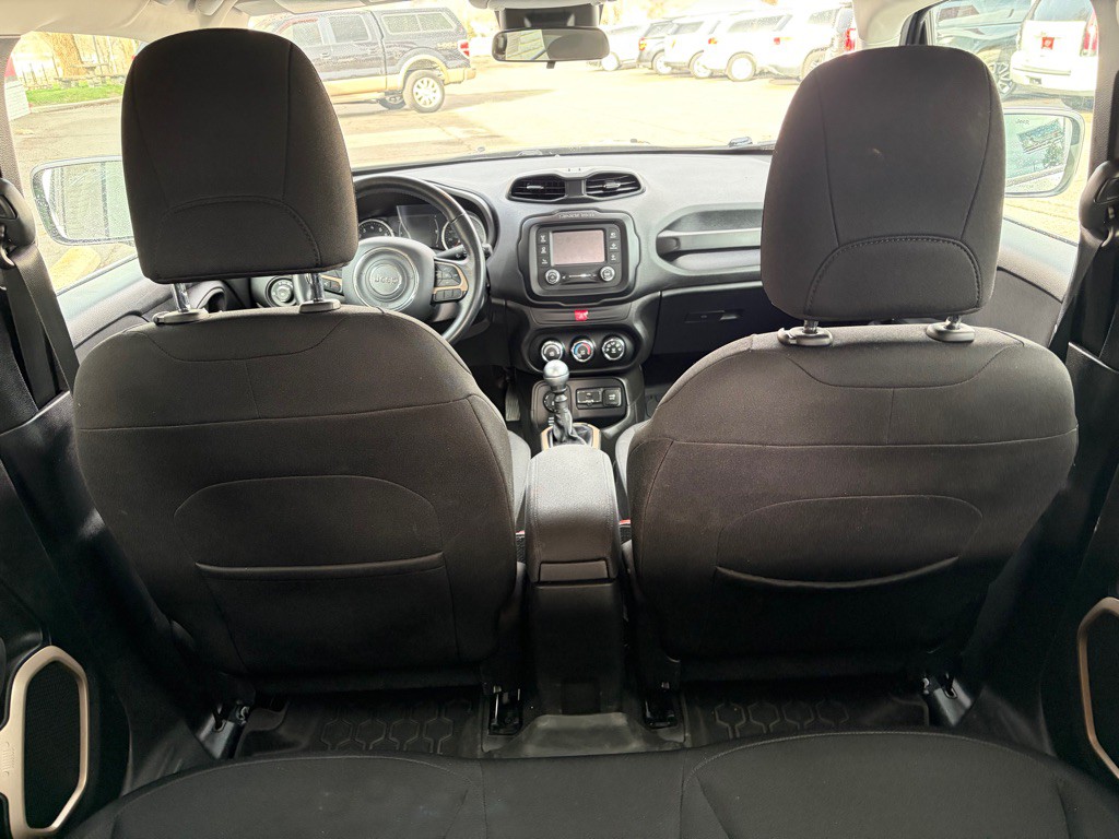 2016 Jeep Renegade Image 26