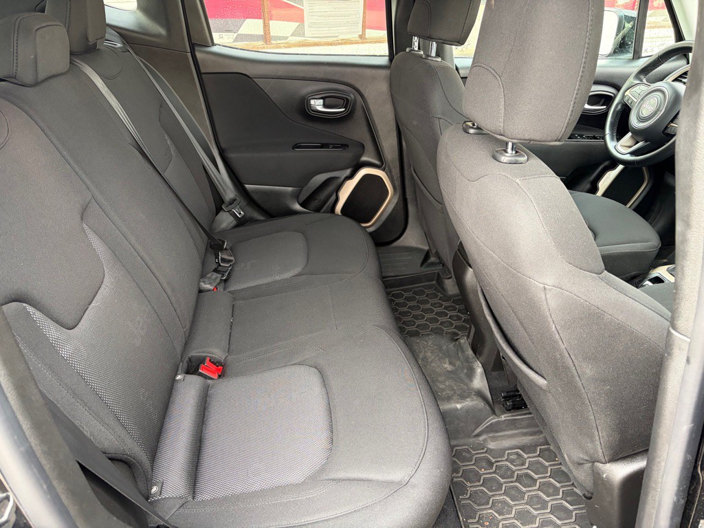 2016 Jeep Renegade Image 31