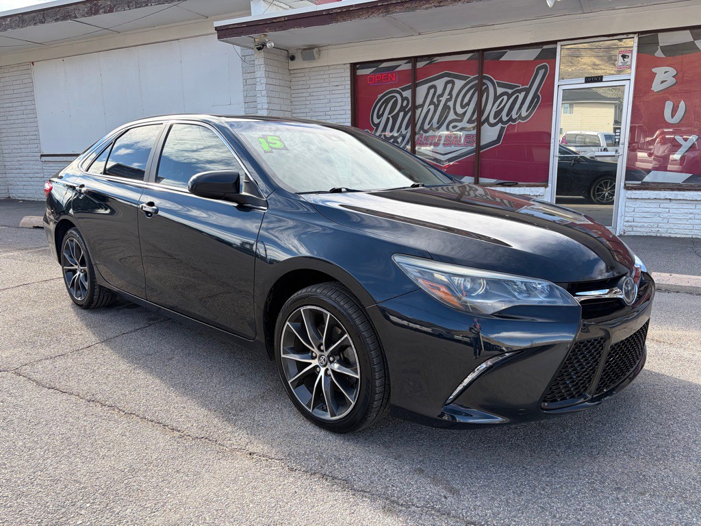 2015 Toyota Camry Image 1