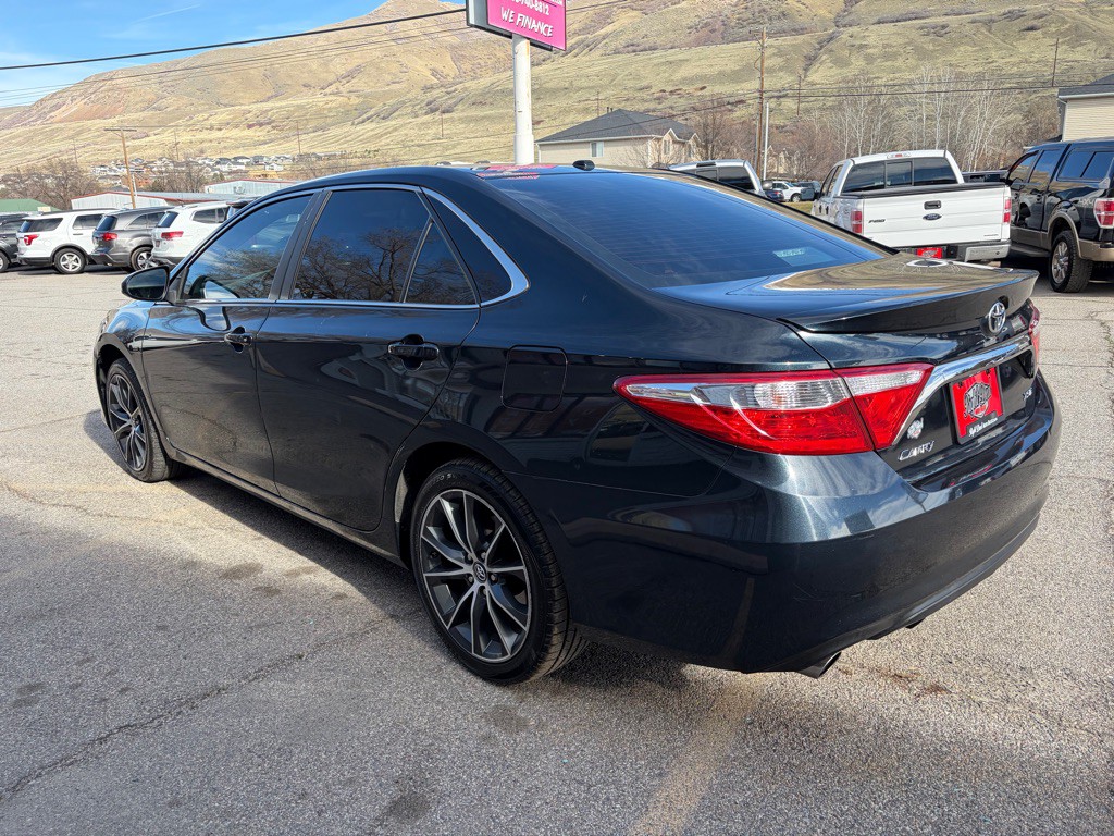 2015 Toyota Camry Image 5