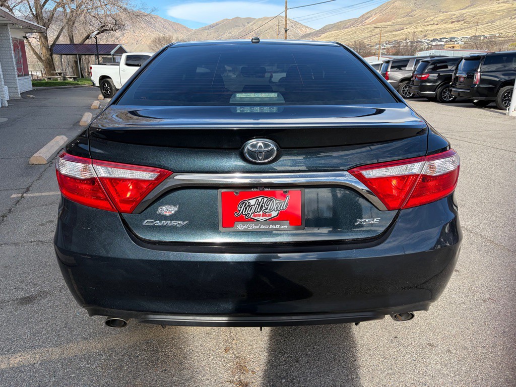 2015 Toyota Camry Image 6