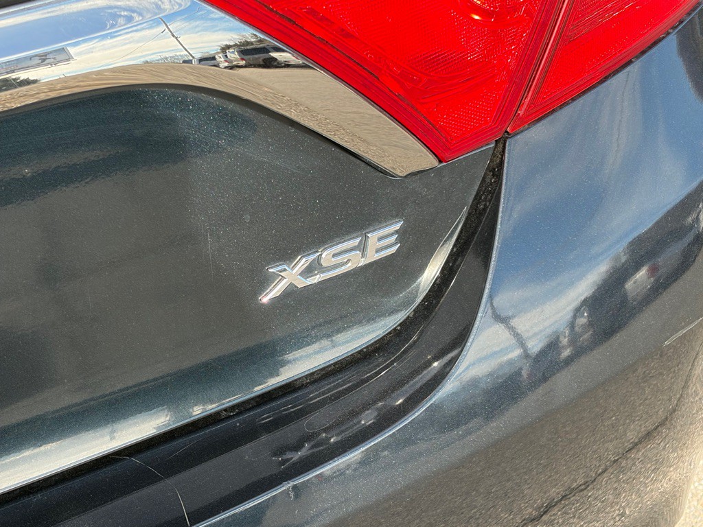 2015 Toyota Camry Image 10