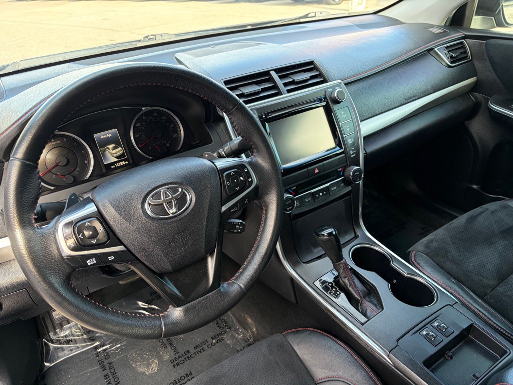 2015 Toyota Camry Image 14
