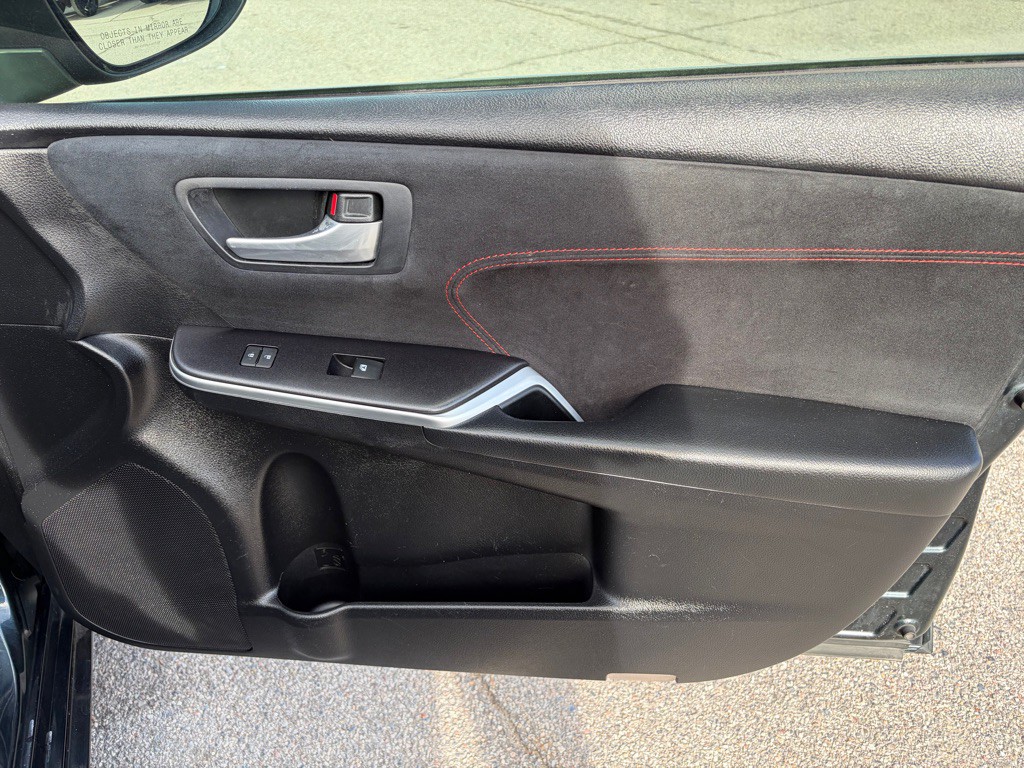 2015 Toyota Camry Image 24