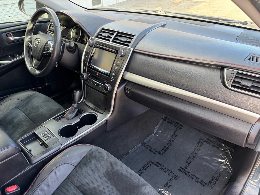 2015 Toyota Camry Image 26