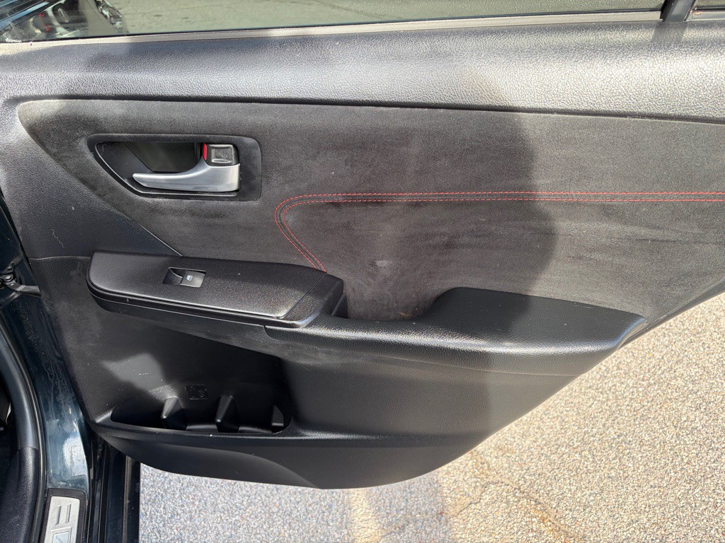 2015 Toyota Camry Image 28