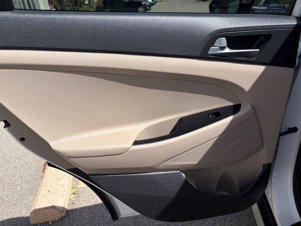 2017 Hyundai Tucson Image 16