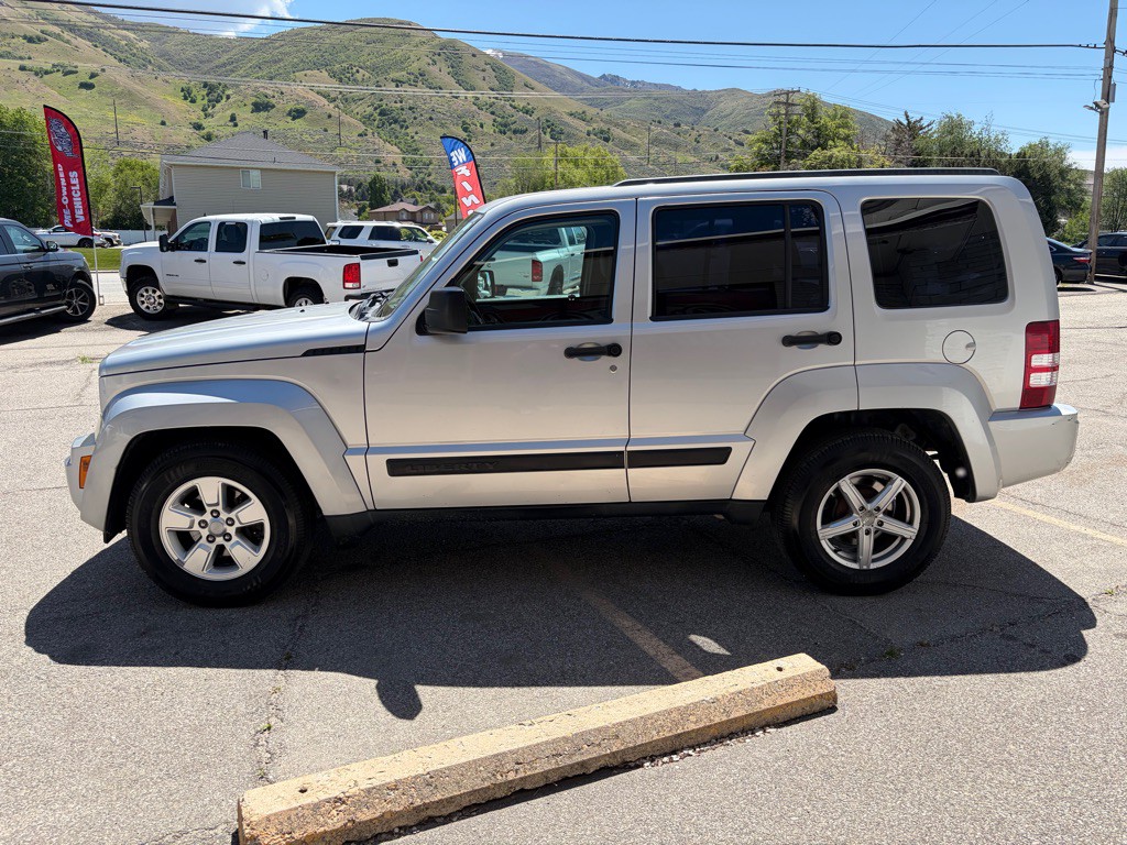 2012 Jeep Liberty Image 4