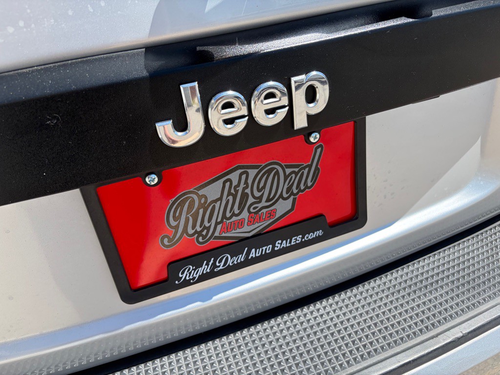 2012 Jeep Liberty Image 11