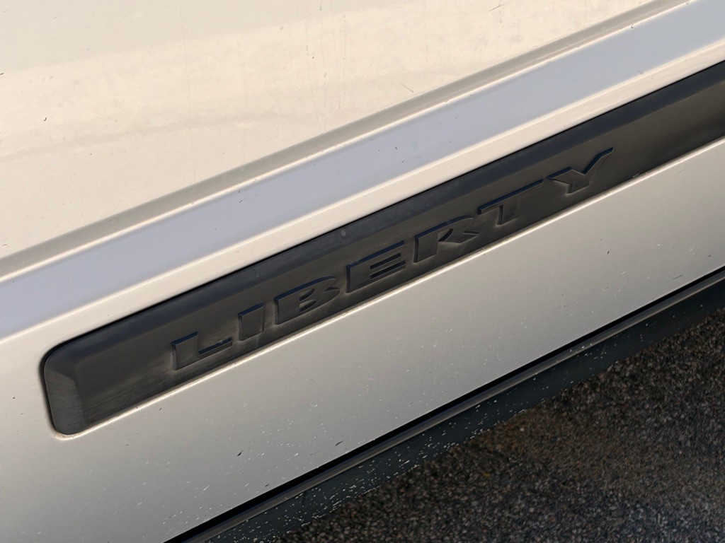 2012 Jeep Liberty Image 12