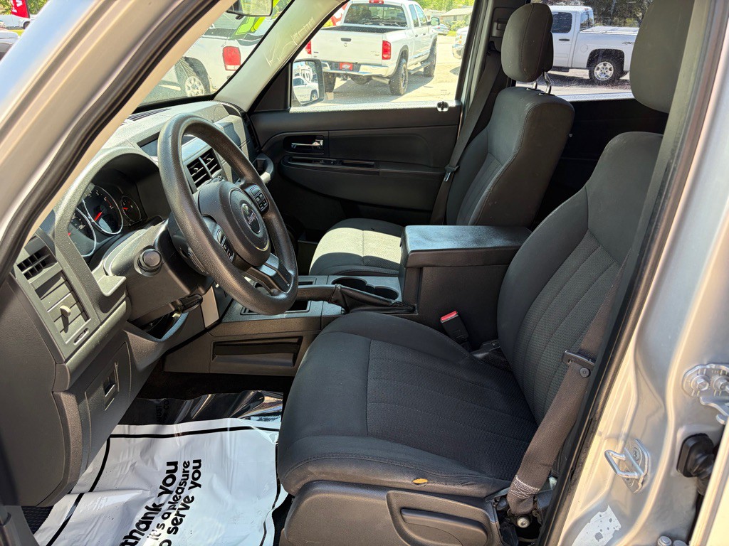 2012 Jeep Liberty Image 14