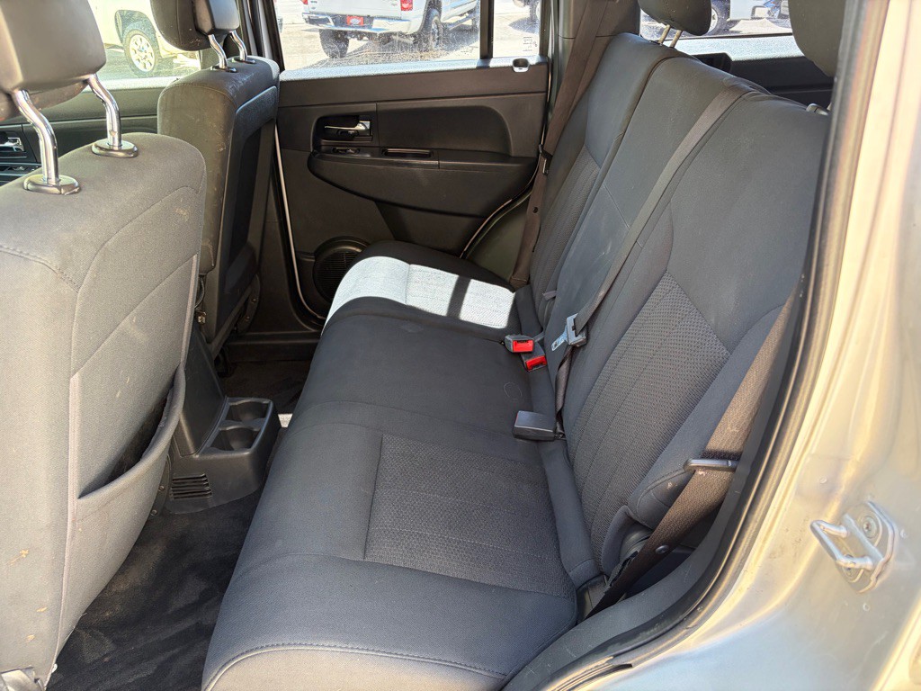 2012 Jeep Liberty Image 17