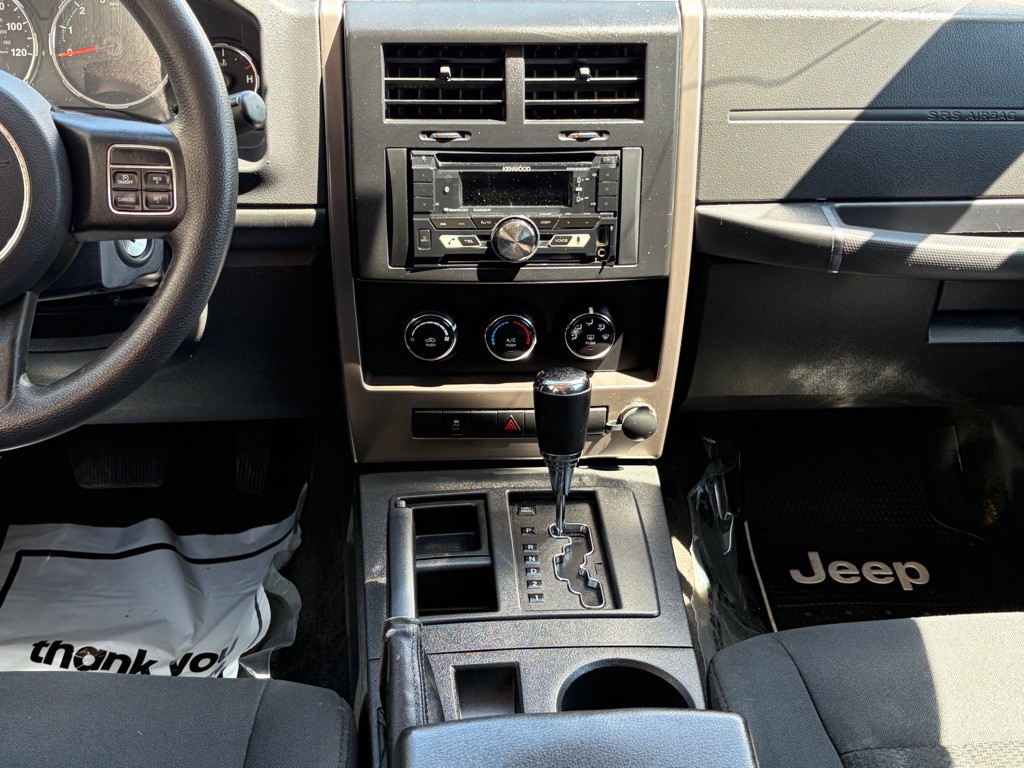 2012 Jeep Liberty Image 20