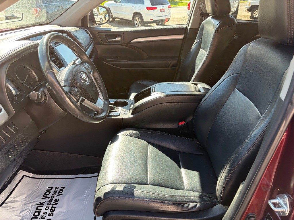 2016 Toyota Highlander Image 13