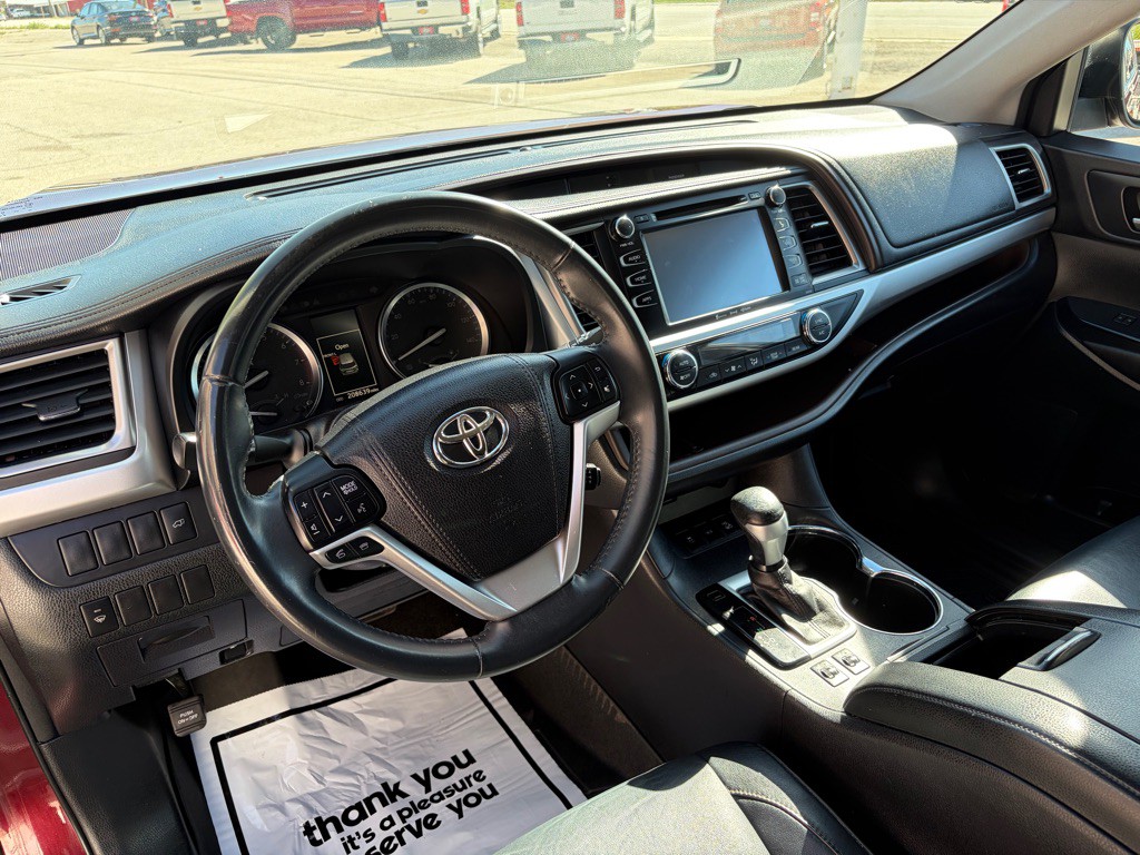2016 Toyota Highlander Image 14