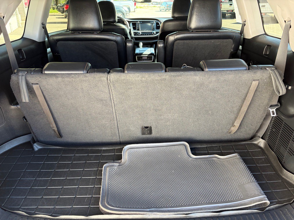 2016 Toyota Highlander Image 21
