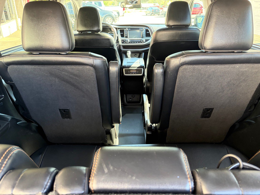 2016 Toyota Highlander Image 22
