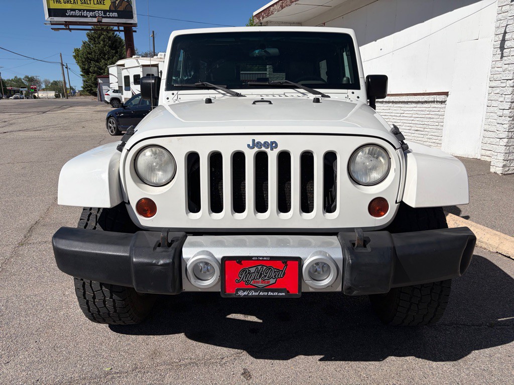 2010 Jeep Wrangler Unlimited Image 2