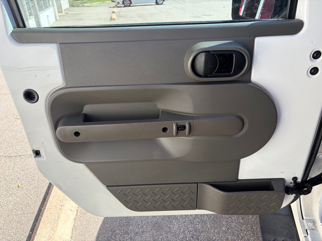 2010 Jeep Wrangler Unlimited Image 13