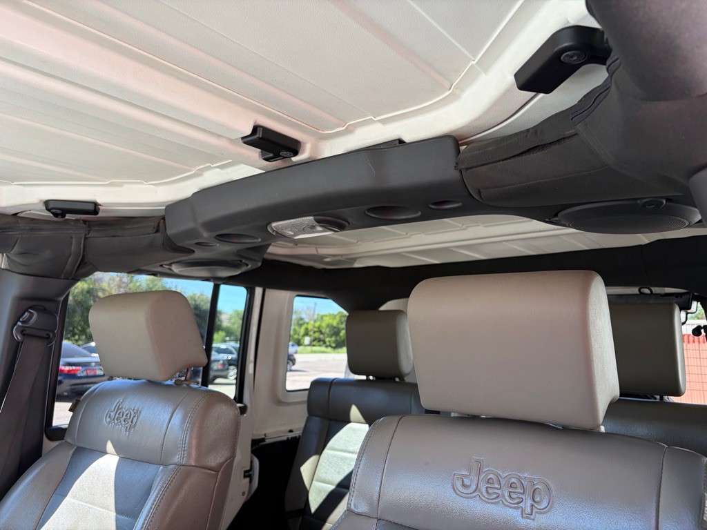 2010 Jeep Wrangler Unlimited Image 16