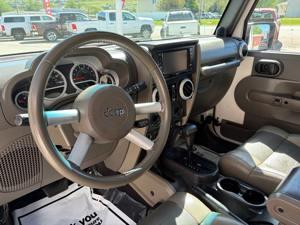 2010 Jeep Wrangler Unlimited Image 17