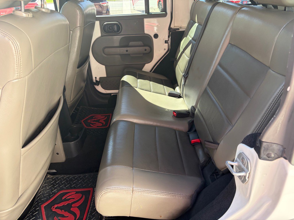 2010 Jeep Wrangler Unlimited Image 20