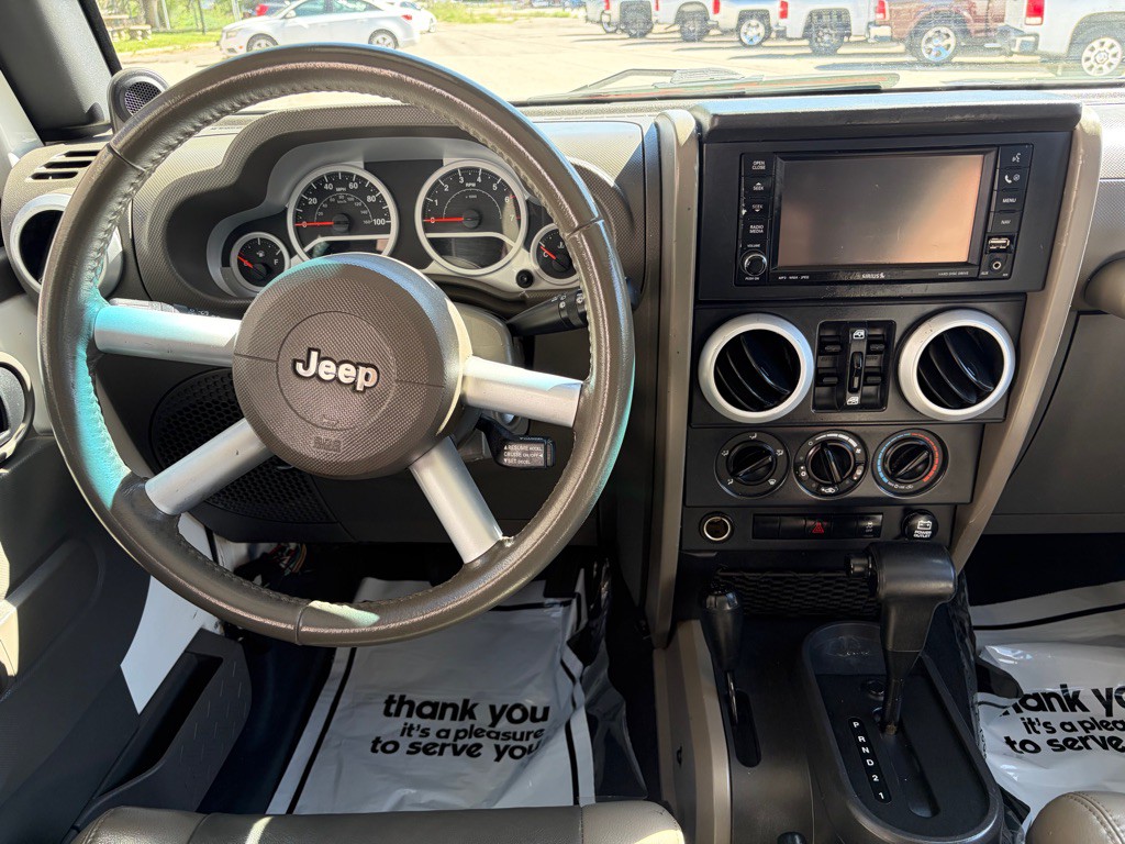 2010 Jeep Wrangler Unlimited Image 22