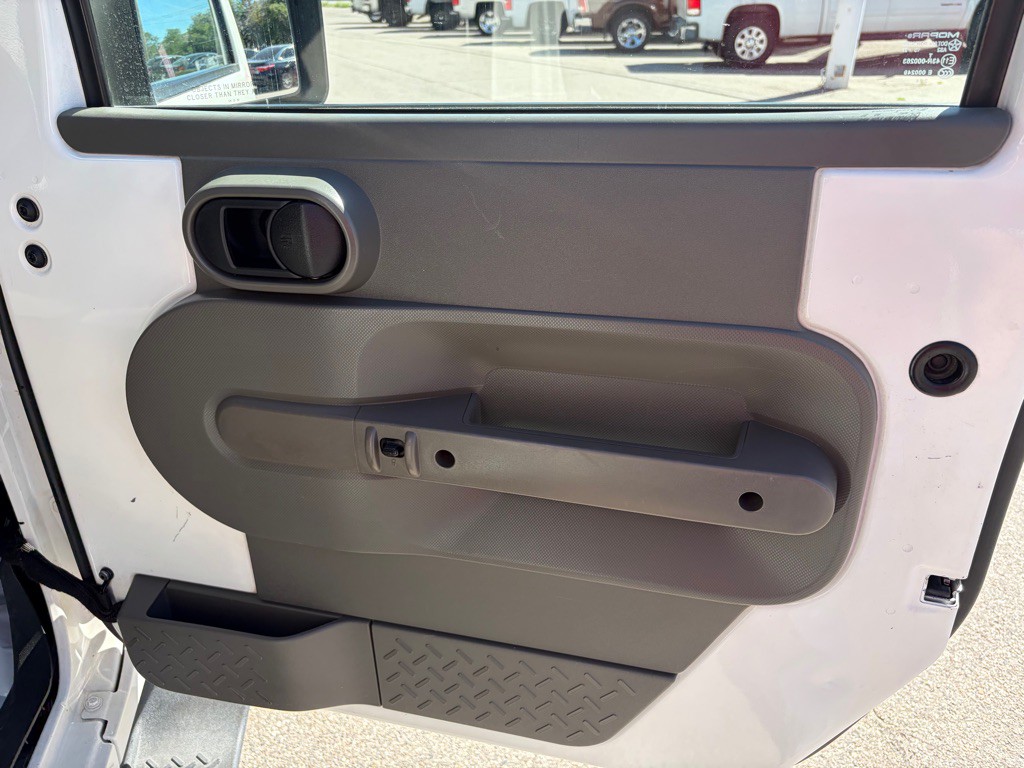 2010 Jeep Wrangler Unlimited Image 26