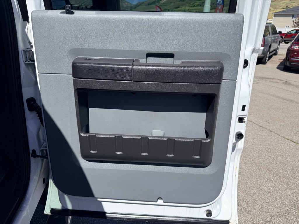 2011 Ford F-350 Image 9