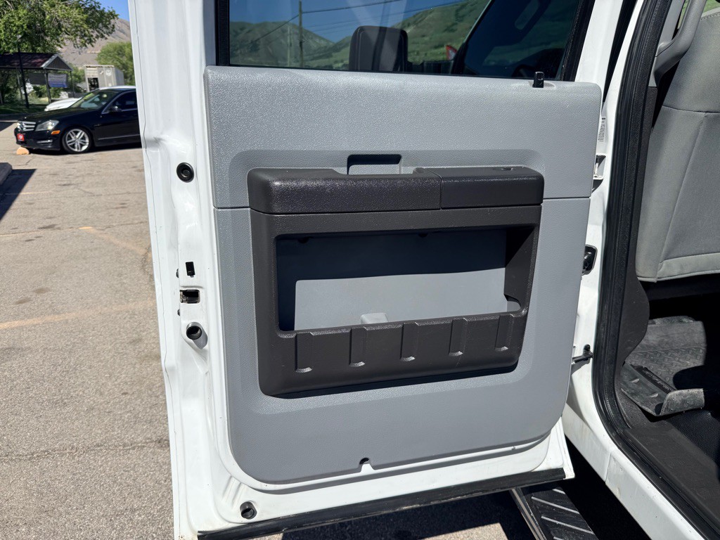 2011 Ford F-350 Image 13