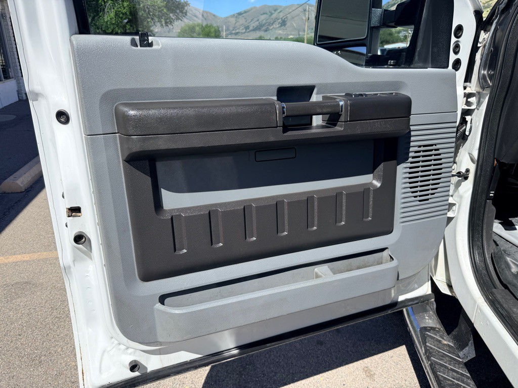2011 Ford F-350 Image 15