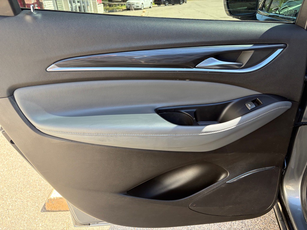 2020 Buick Enclave Image 18