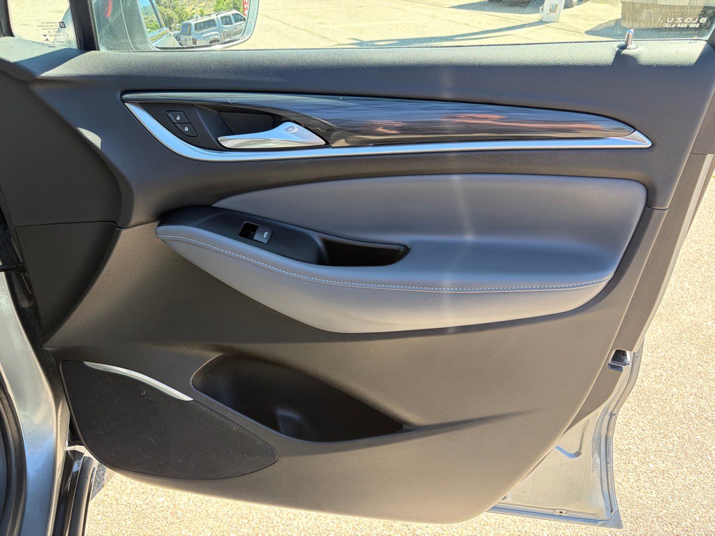 2020 Buick Enclave Image 23