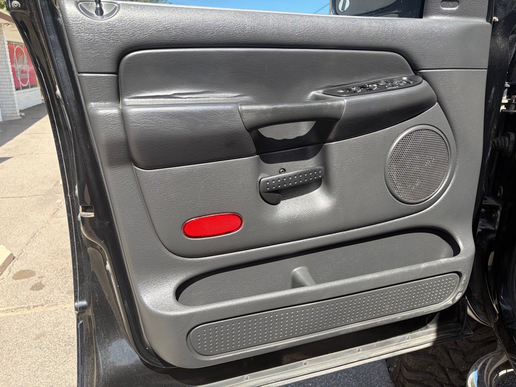 2005 Dodge Ram 2500 Image 13
