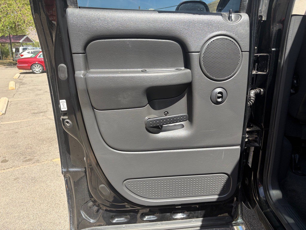 2005 Dodge Ram 2500 Image 18