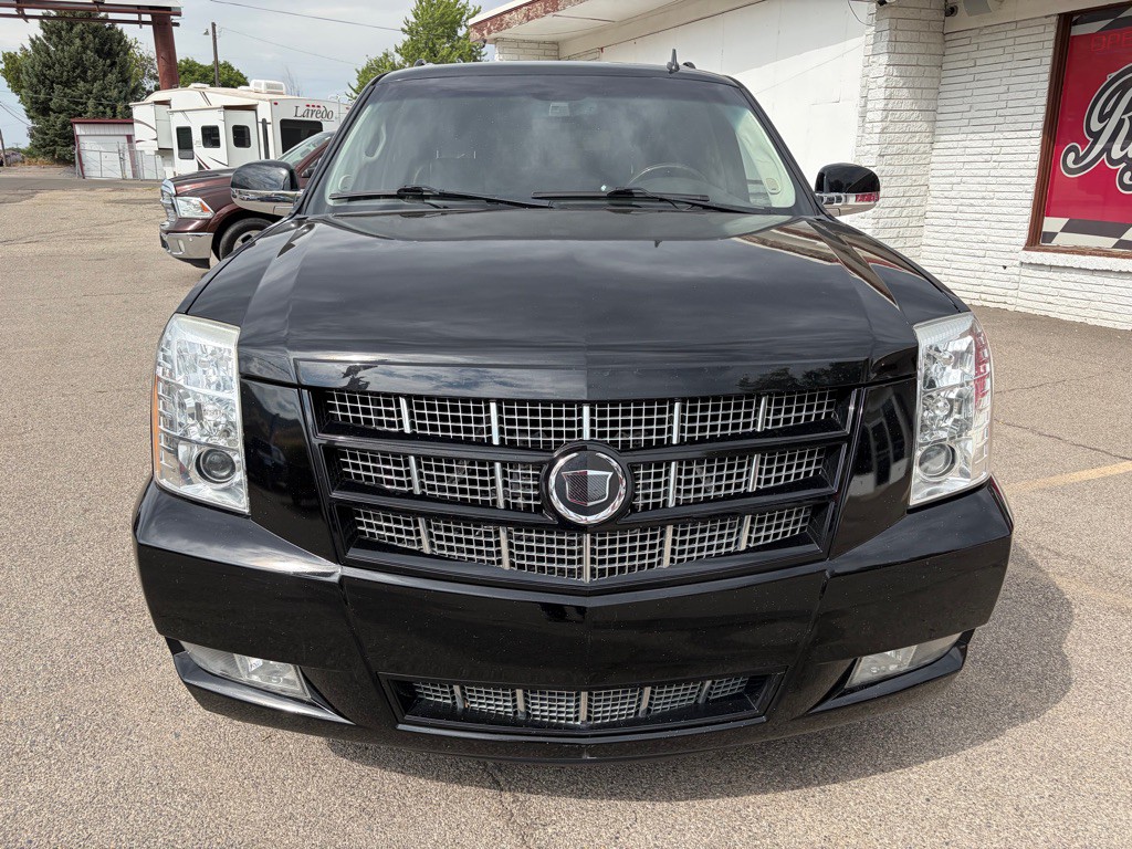 2014 Cadillac Escalade Image 2
