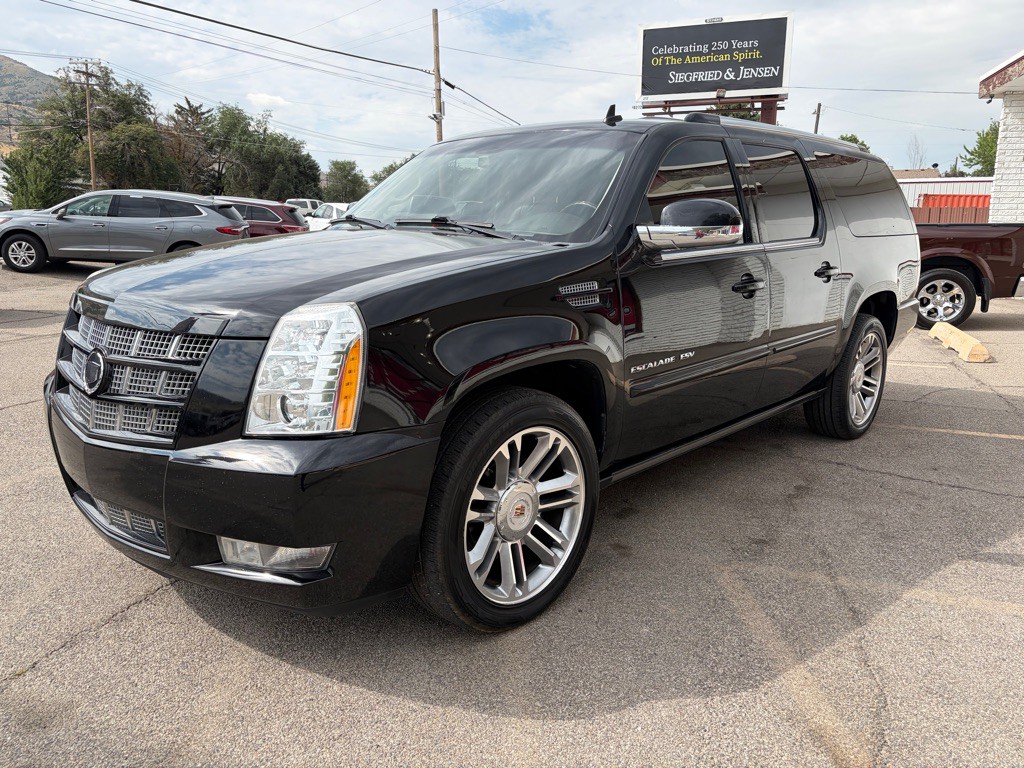 2014 Cadillac Escalade Image 3