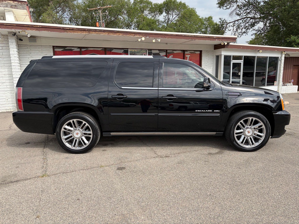 2014 Cadillac Escalade Image 8
