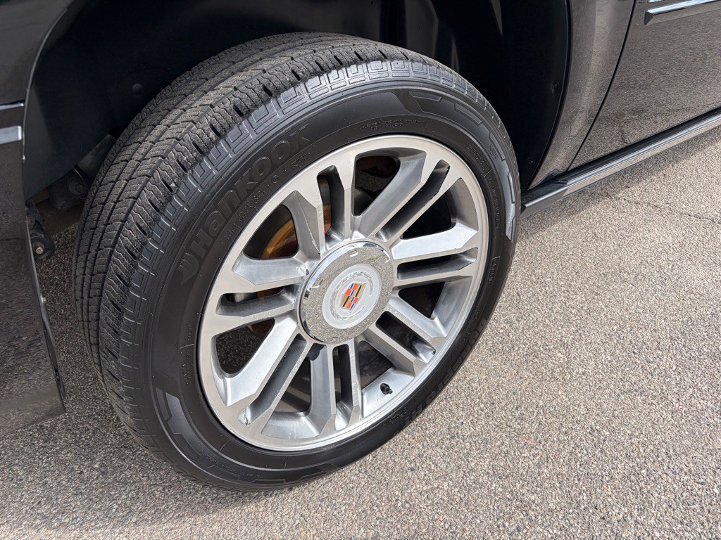 2014 Cadillac Escalade Image 10