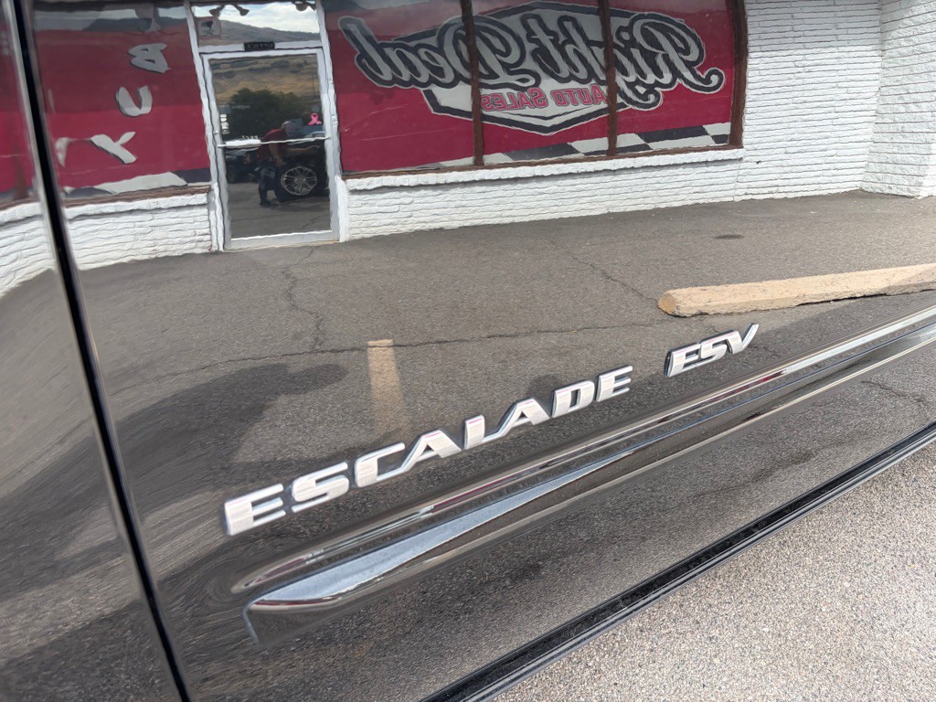 2014 Cadillac Escalade Image 11